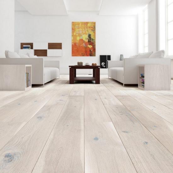 Piso de Roble Europeo Prefinished Washed White Brushed texturado 220 x 2200 mm
